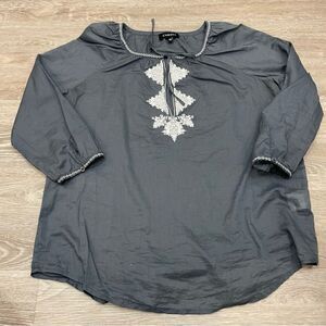 CAROLL Gray Cotton Blouse V-Neck embroided neck 3/4 Sleeves Blouse Chubby Chick